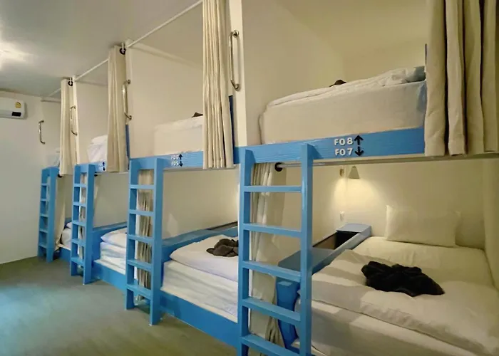 17Stories 1 Hostel Pai