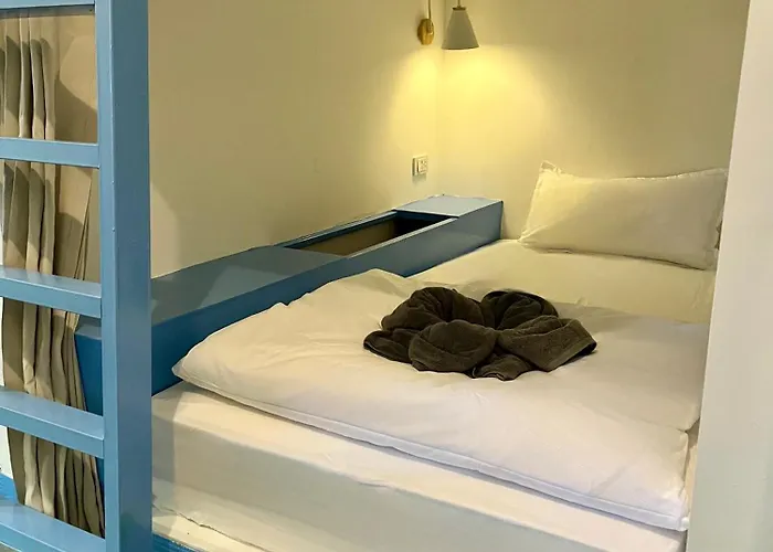 17Stories 1 Hostel Pai